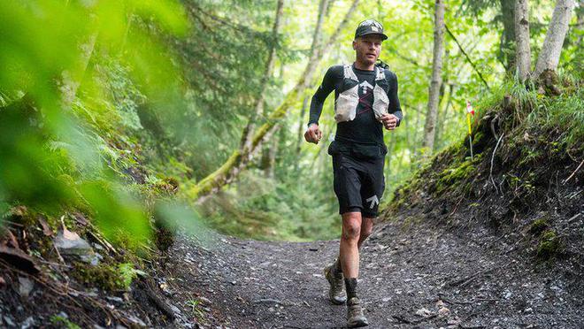 S新品发布：小巧精悍为运动表现注入新活力凯发k8赞助马竞Suunto Race(图3)